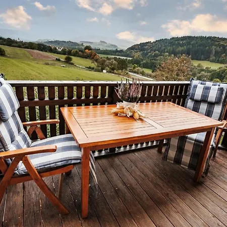 Rhoenpanorama شقة Hilders